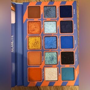 Glamlite Frosted Flakes Eyeshadow Palette